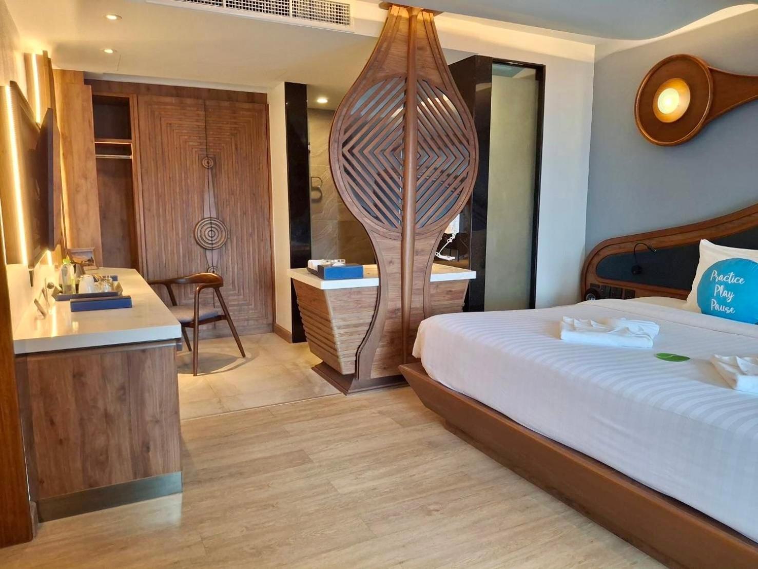 The Oceanic Sportel Phuket - Sha Extra Plus Esterno foto Deluxe Ocean View